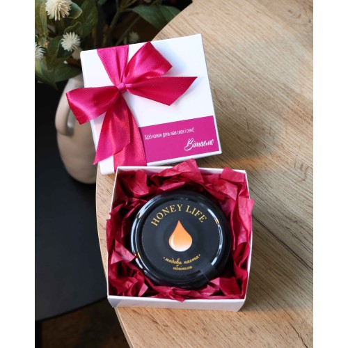 Смачний подарунок PEONY BOX з крем-меду 140 грамів з особливим написом на вибір Смачний подарунок PEONY BOX з крем-меду 140 грамів з особливим написом на вибір